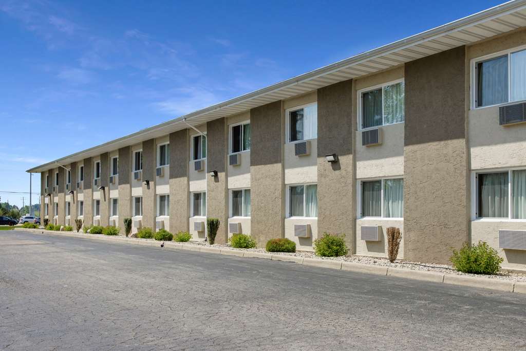 Rodeway Inn & Suites Grand Rapids Southeast - photo 2