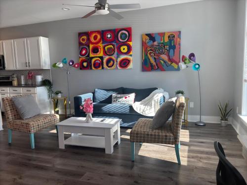 Luxury 2BR Gated Community Pets Parking — 4-Star Luxury Hotel in Greenville, United States