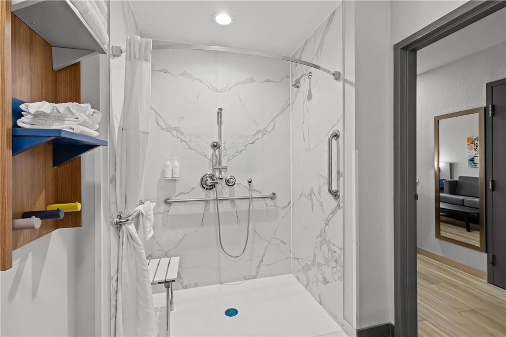 Microtel Inn & Suites by Wyndham Norcross - photo 11