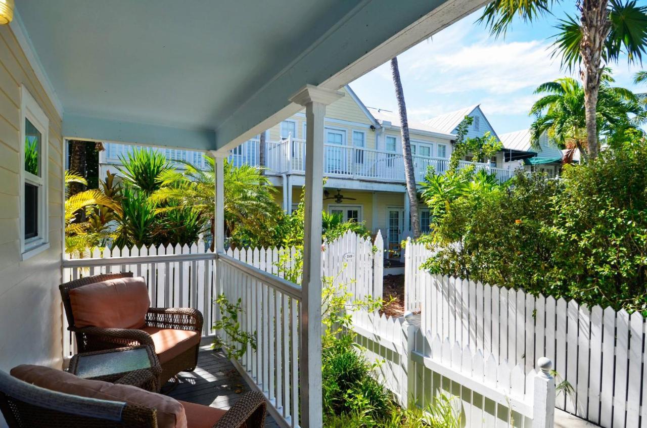Linger Longer by Avantstay Key West Walkable Gated Community Shared Pool Week Long Stays Only - photo 2