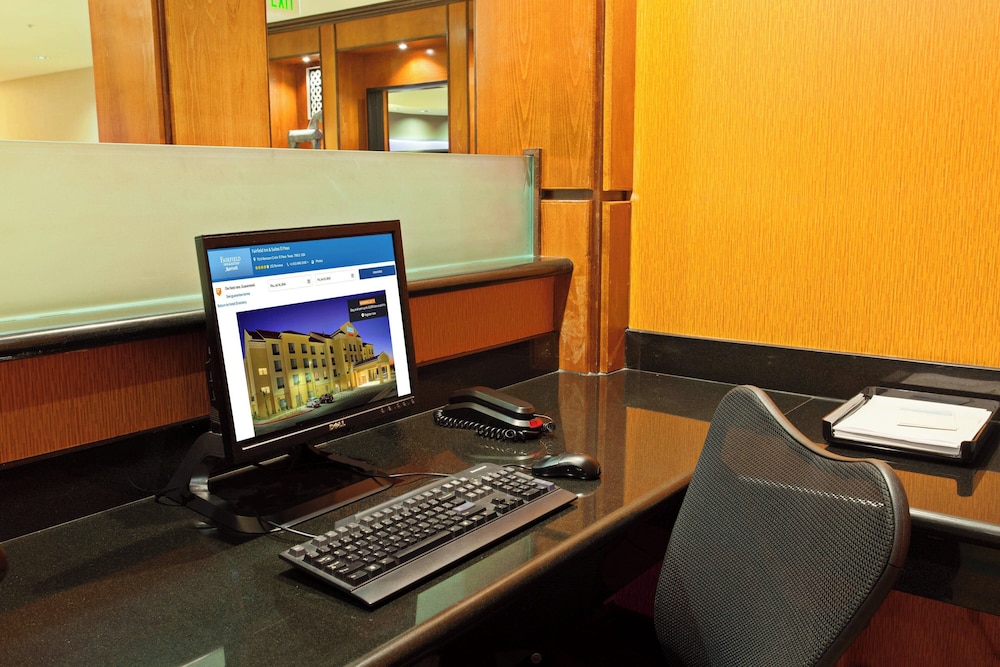 Fairfield Inn & Suites by Marriott El Paso - photo 12