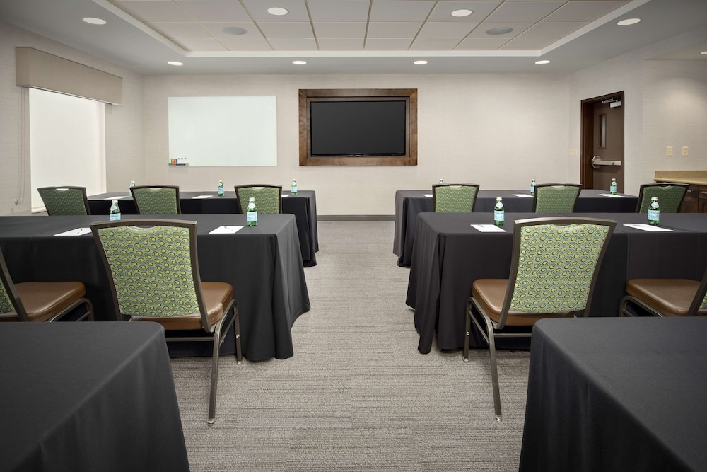 Hampton Inn & Suites Portland Hillsboro Evergreen Park - photo 31