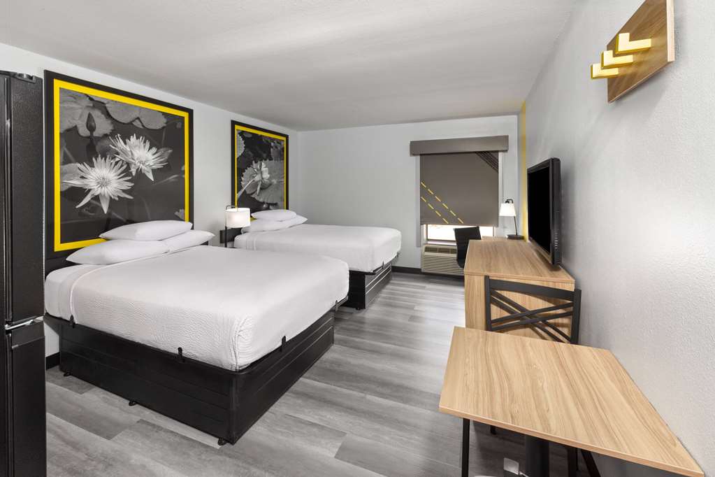 Super 8 by Wyndham Alexandria LA - photo 28