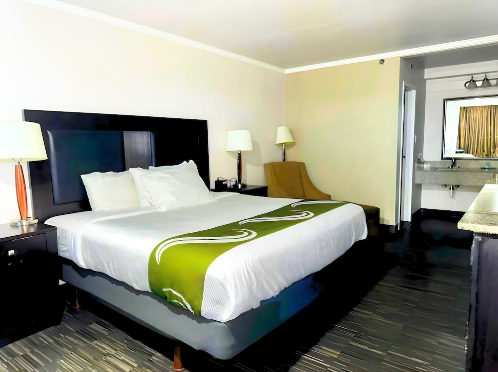 Quality Inn Fort Worth Downtown East - photo 12