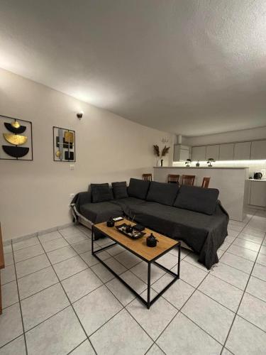 Cozy apartment by Athens — 4-Star Luxury Hotel in Athens, Greece