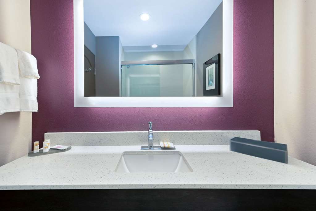 La Quinta Inn & Suites by Wyndham West Monroe - photo 17