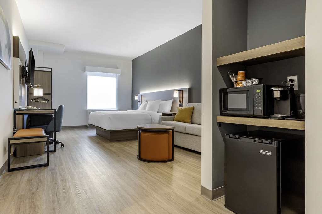 Comfort Inn & Suites Newark Liberty International Airport - photo 15