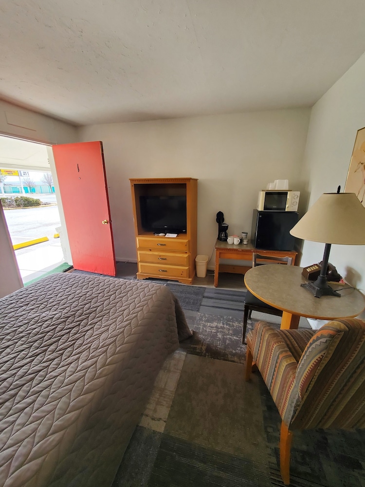 Southwest Motel - photo 18