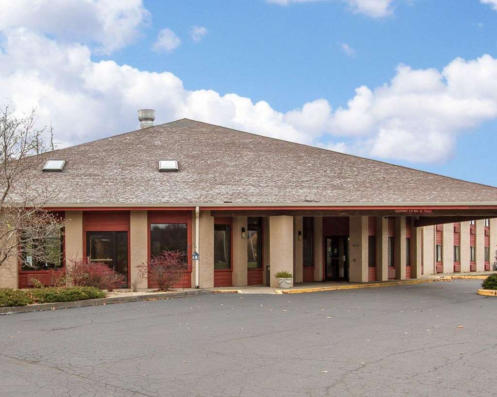 Quality Inn Macomb near University Area - featured photo