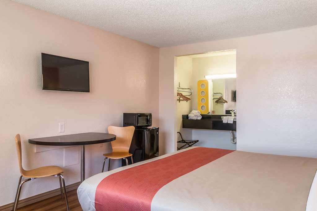 Motel 6 Mesquite TX Rodeo Convention Ctr - photo 12
