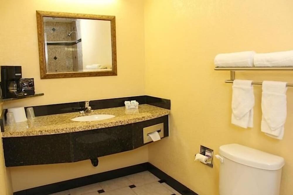 Western Village Inn - photo 11