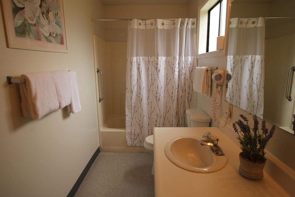 Mariner's Cove Inn - photo 54