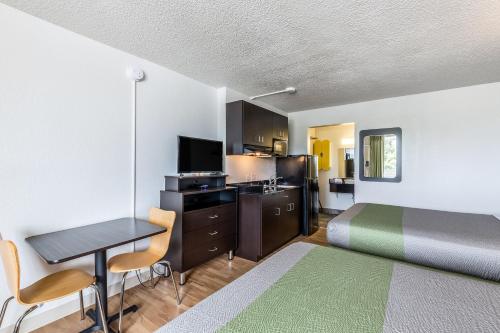 Concorde Inn Suites Pekin - photo 7