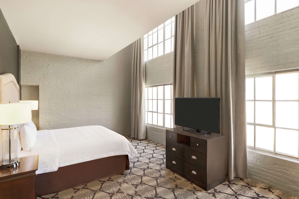 Hampton Inn and Suites New Orleans Convention Center - photo 22
