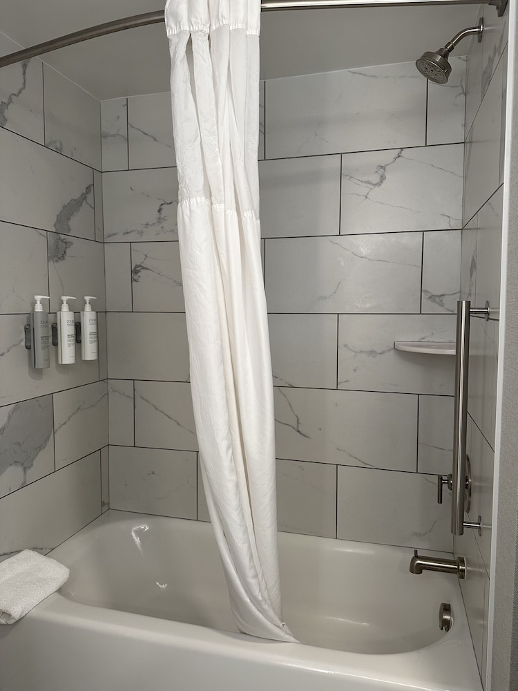 Hampton Inn Virginia Beach Oceanfront South - photo 50
