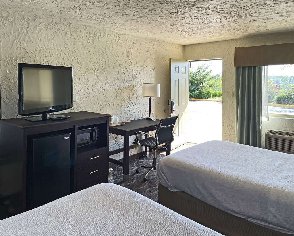 Quality Inn Clinton North - photo 11