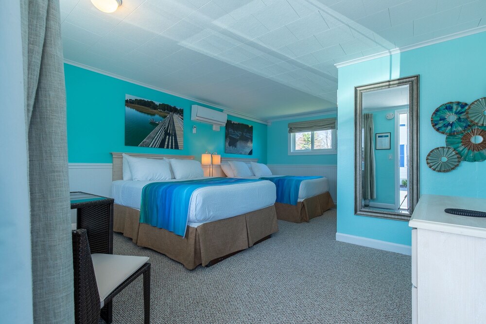 Footbridge Beach Motel - photo 67