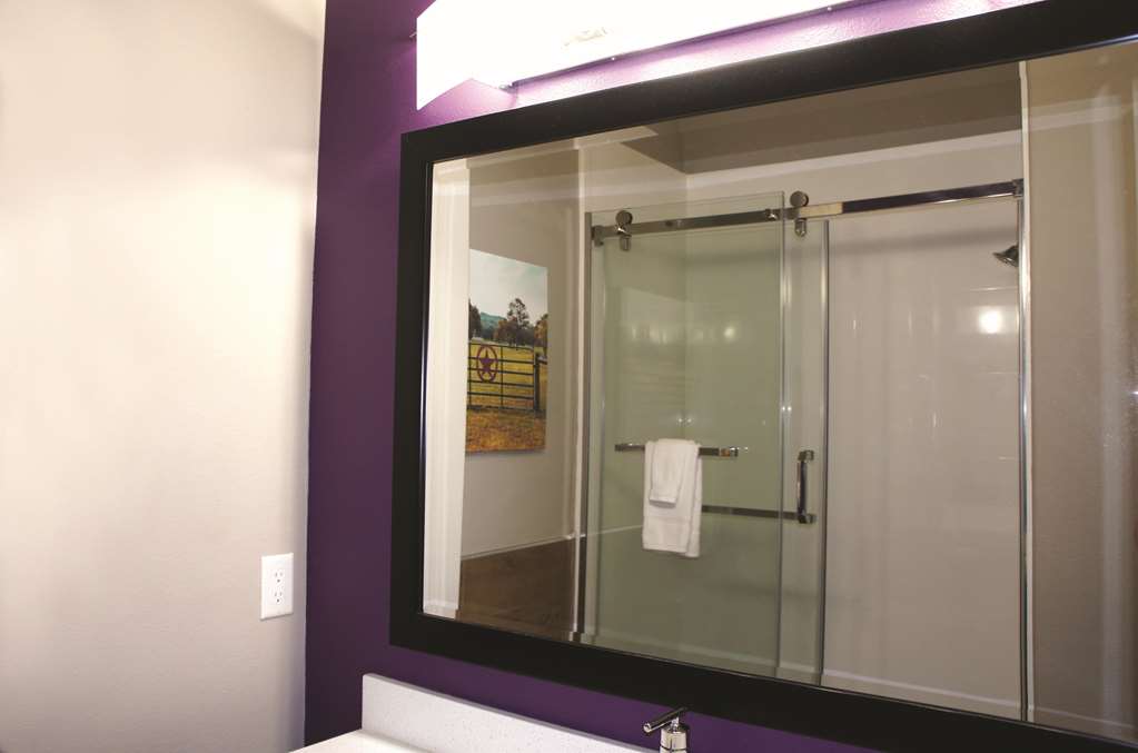 La Quinta Inn & Suites by Wyndham Pharr North McAllen - photo 13