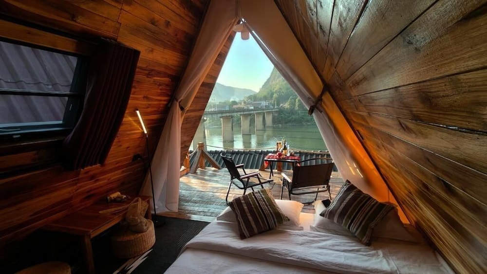 Pont Inn Nong Khiaw in Unknown City, Laos