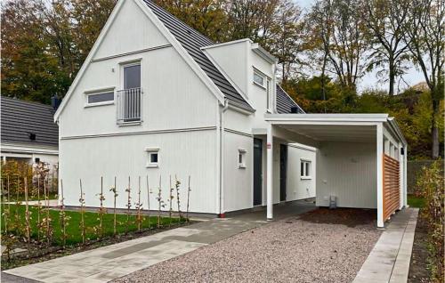 Stunning Home In Båstad With Wifi — 4-Star Luxury Hotel in Bastad, Sweden
