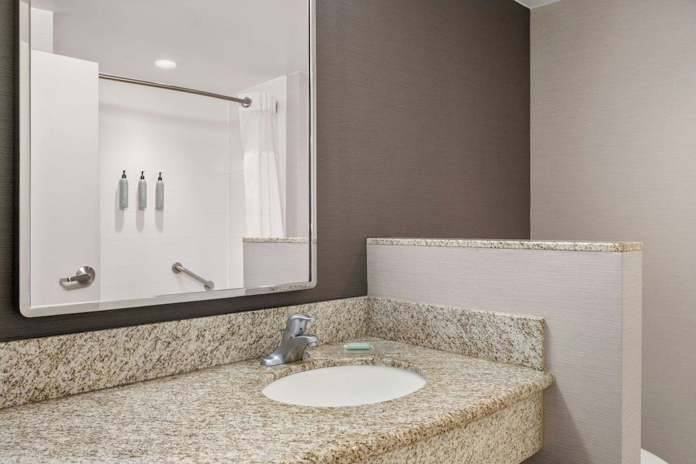 Courtyard by Marriott Evansville East - photo 9