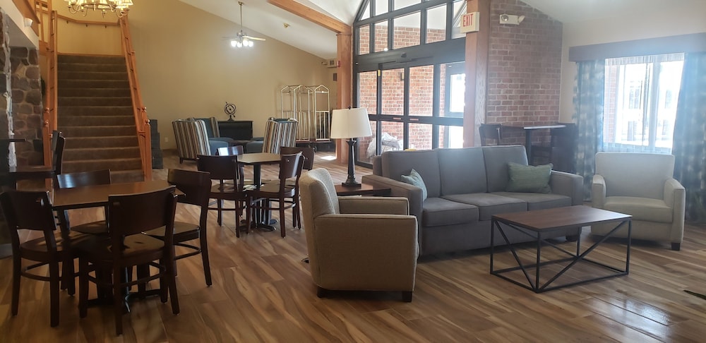 AmericInn by Wyndham Kearney - photo 3