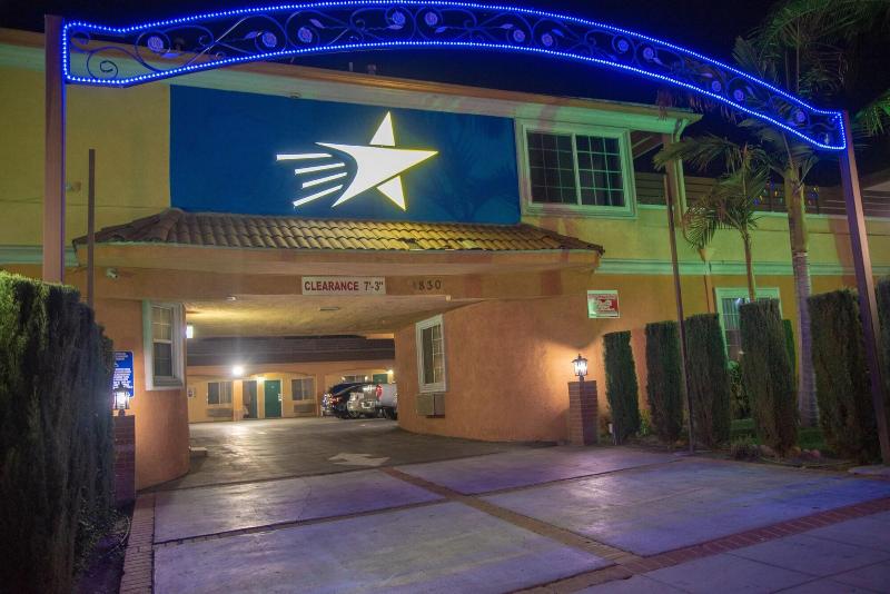 Starlight Inn La Brea - photo 9