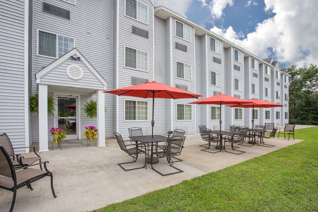 Microtel Inn & Suites By Wyndham Gassaway Sutton - photo 15
