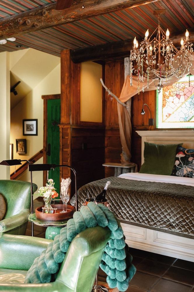 Highland Haven Creekside Inn - photo 47