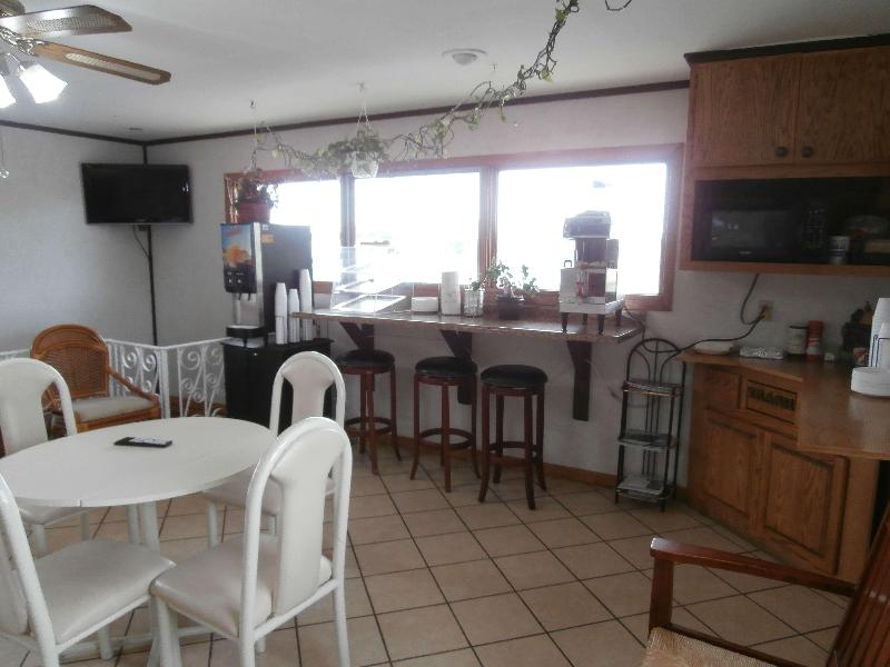 Americas Best Value Inn Suburban Motel - photo 25