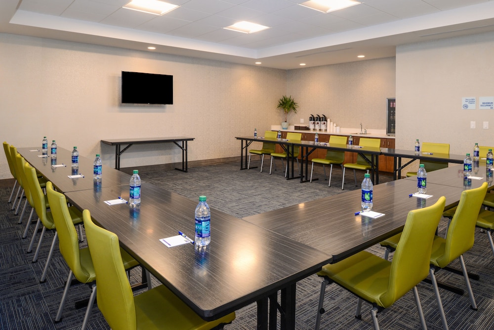Holiday Inn Express & Suites Wildwood The Villages by IHG - photo 68