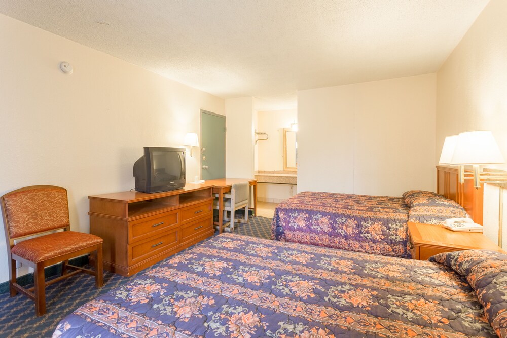 Bossier Inn and Suites - photo 12