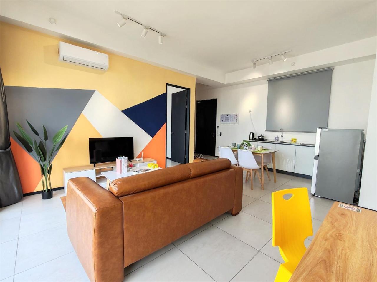 Urban Simplicity Suite 5 Pax 2 Car Parks at Urban Suites Georgetown by SuperStay — 4-Star Luxury Hotel in George Town, Malaysia
