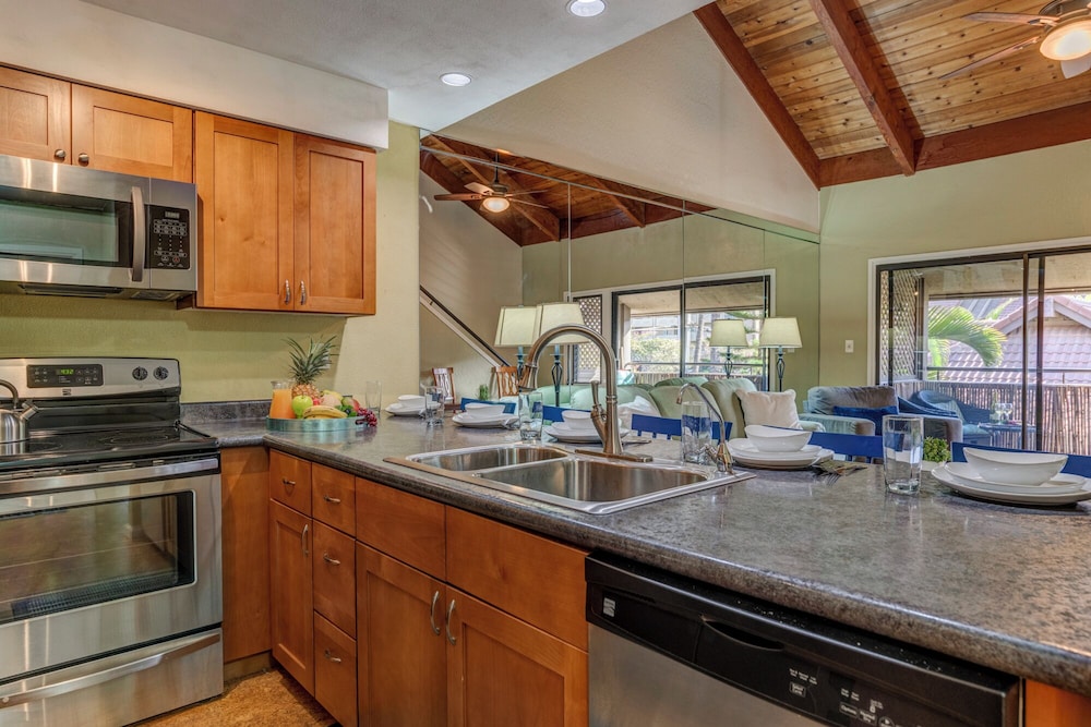 Kihei Resort 202 KRS 202 Family Getaway 2BD w AC Pool Beach - photo 7
