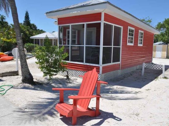 Castaways Beach and Bay Cottages - photo 6