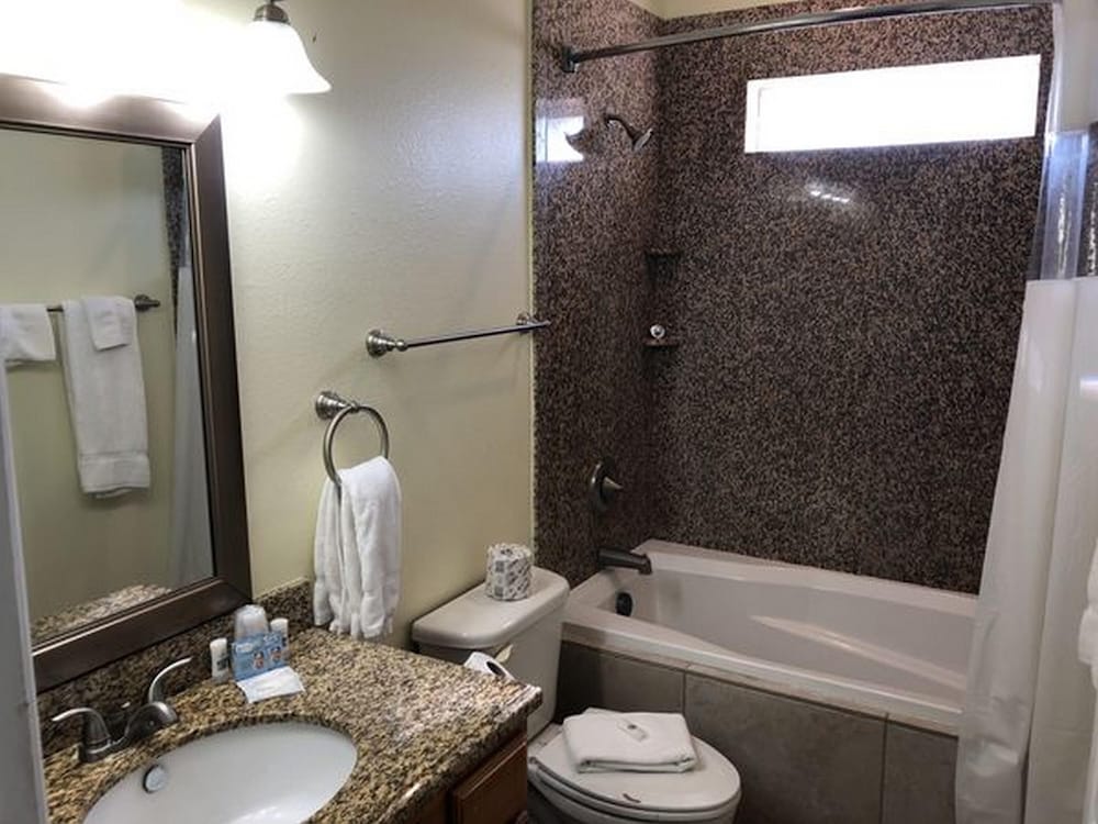 Beachgate CondoSuites & Motel - photo 132