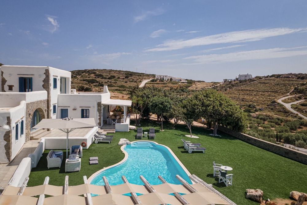 Villa Phos Paros — 4-Star Luxury Hotel in Paros, Greece