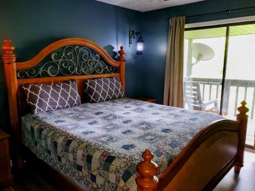 Hillbilly Hilton by RedAwning - photo 17