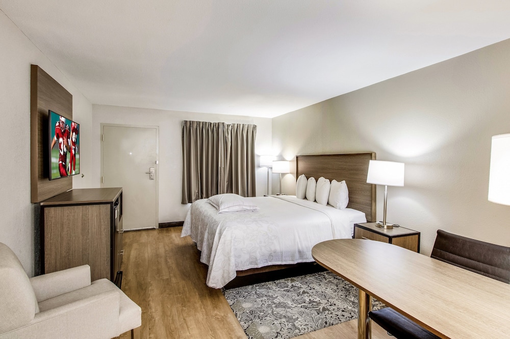 Red Roof Inn PLUS Dallas Addison - photo 19