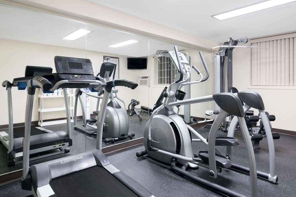 Super 8 by Wyndham Winona MN - photo 5