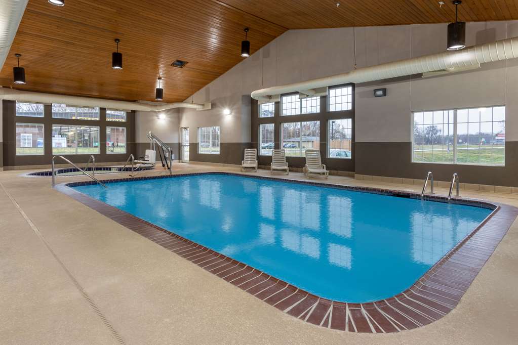 AmericInn by Wyndham Fulton Clinton - photo 6