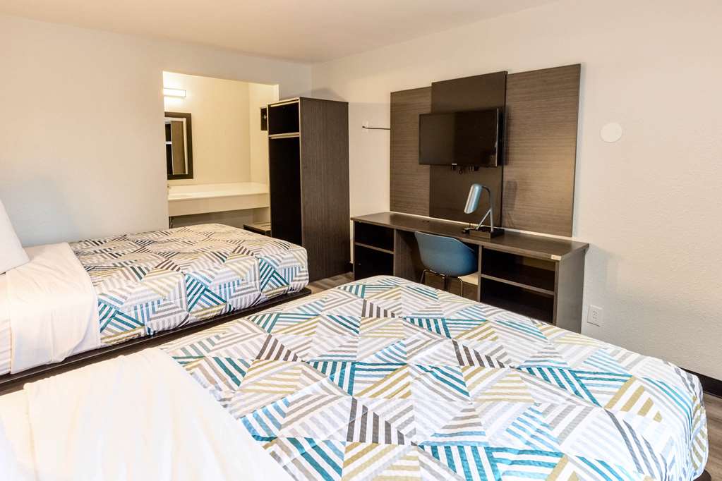 Motel 6 Carlsbad CA East - photo 14