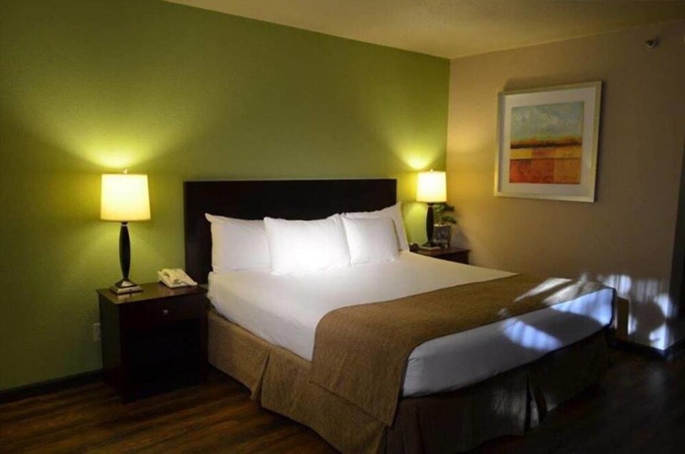 Windemere Hotel & Conference - photo 9
