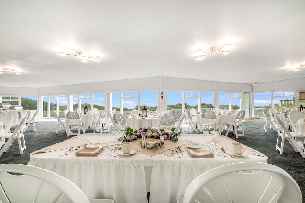 Hallmark Resort Newport - photo 87