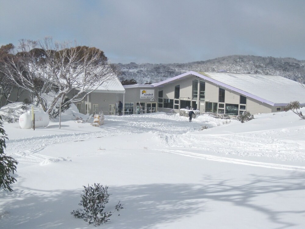 Sundeck Hotel - carbon neutral hotel in Kosciuszko National Park