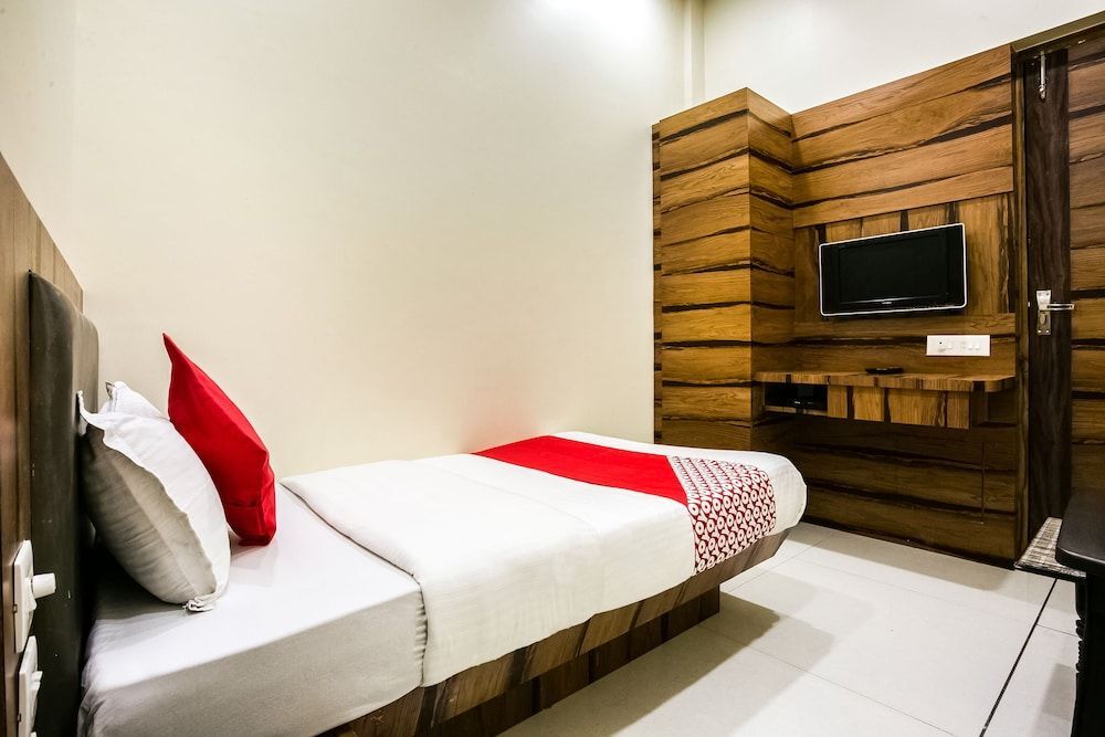 OYO 3931 Hotel Hiramani