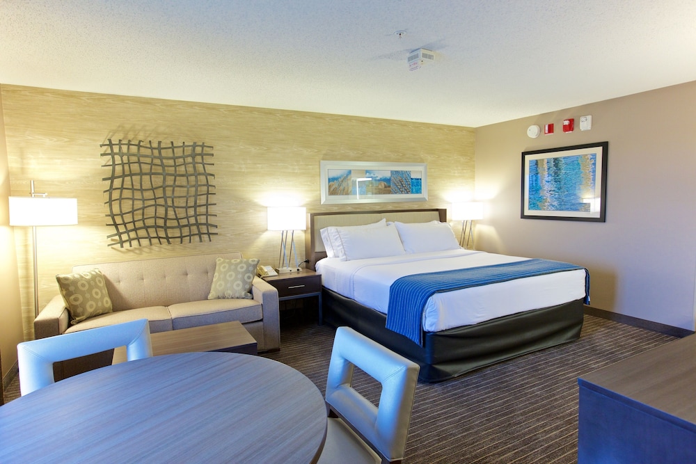 Holiday Inn Express Fargo West Acres by IHG - photo 13