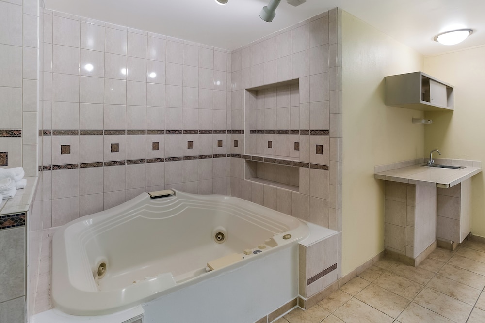 Red Roof Inn Baltimore - photo 26