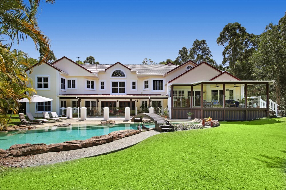Kingfishers Manor @ Noosa — hotel in Doonan