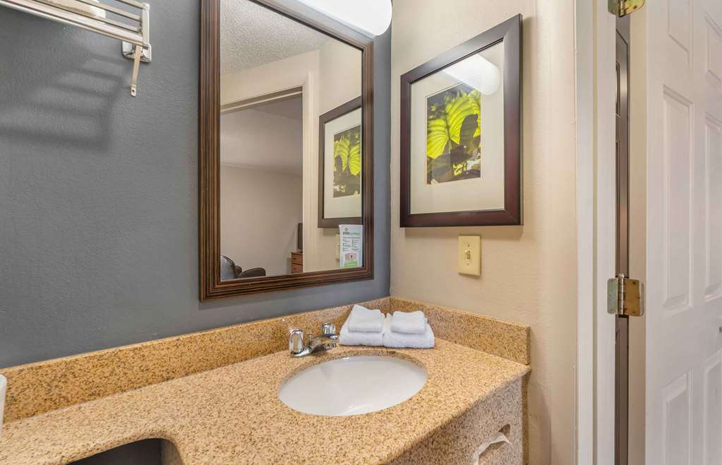 Extended Stay America Suites Chesapeake Greenbrier Circle - photo 35